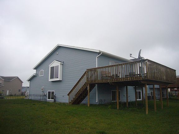 2nd image of 712 34th Ave W