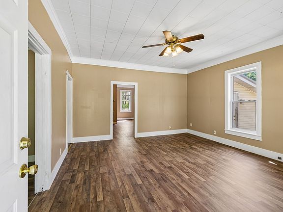 4th image of 109 Ostella Rd