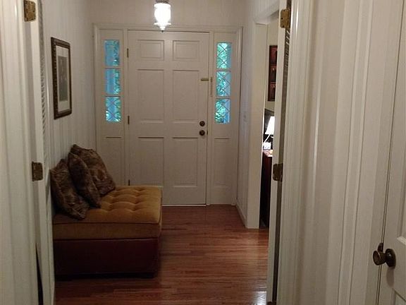 2nd image of 3104 Lyndhurst Dr