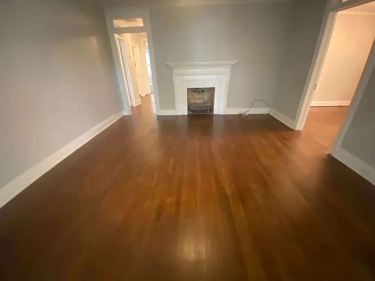 424 S Holly St — Photo 2