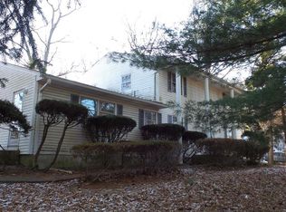 375 Saddle River Rd, Airmont, NY 10952