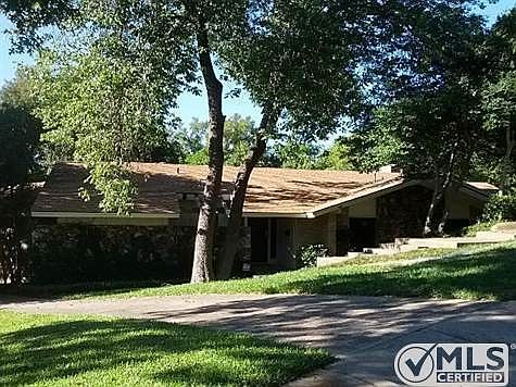3rd image of 3334 Shady Hollow Ct