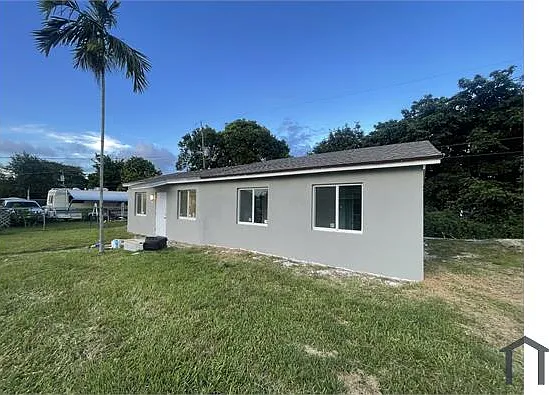 3 bed, 1100 sqft, $3,200 — Photo 1