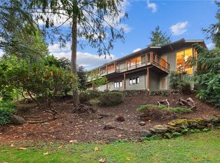 8703 NE 21st St, Clyde Hill, WA 98004