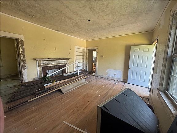 5th image of 2773 Beech Ave