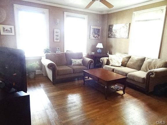 3rd image of 7 Calderwood Ct