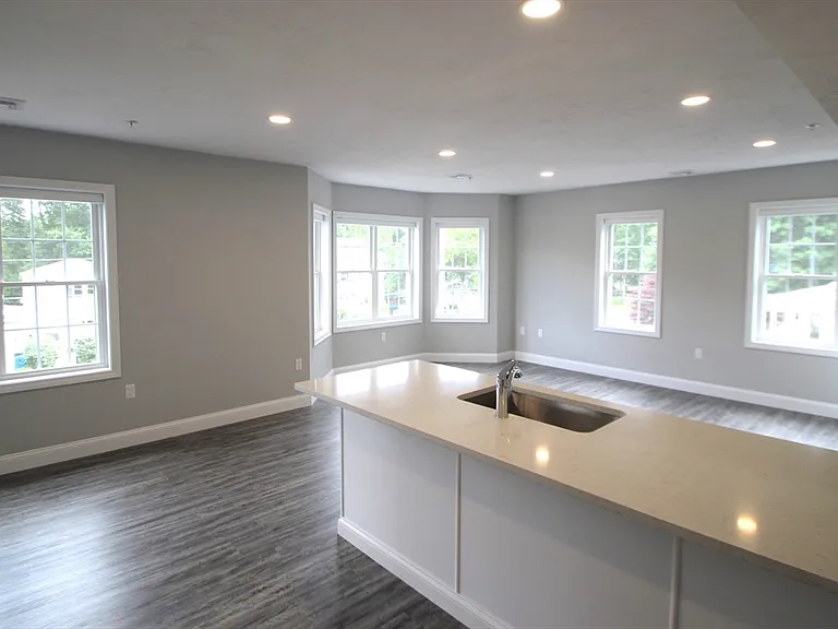 316 Commercial St #2A — Photo 7