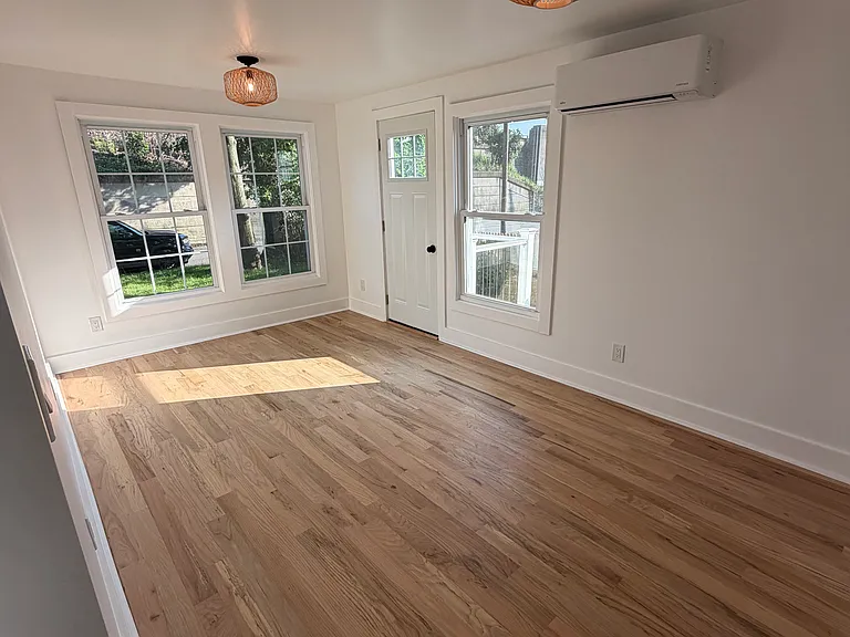 227 N Railroad Ave — Photo 5