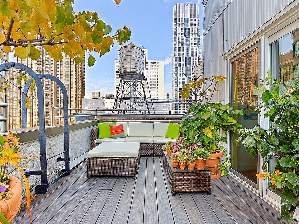 1st image of 140 W 69th St Unit Penthouse 2
