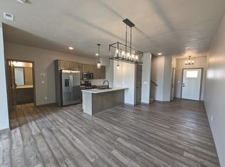 6705 W Gresford Pl, Sioux Falls, SD 57106