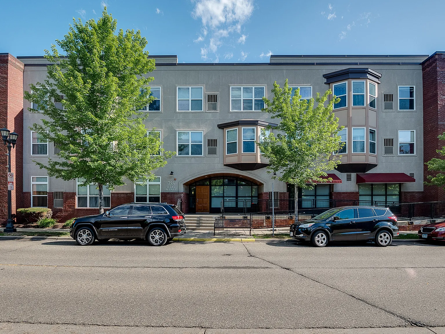 Selby Grotto Apartments — Photo 1