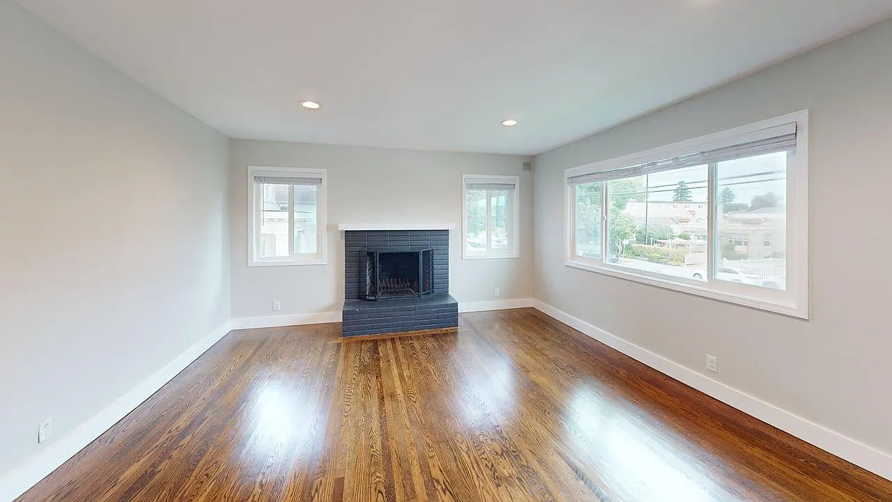 3 bed, 1185 sqft, $3,295 — Photo 3