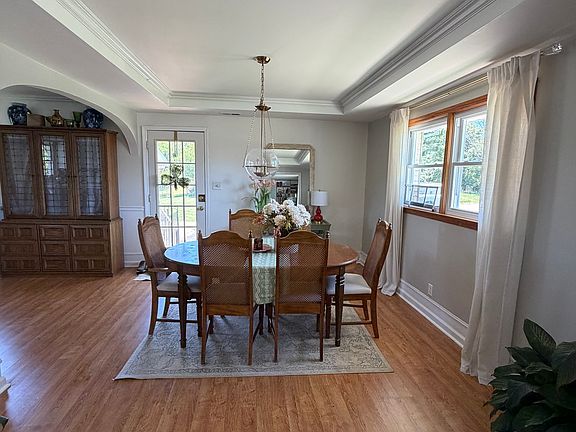 2nd image of 116 Eagle Hill Rd