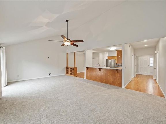 4th image of 3904 Wellington Dr