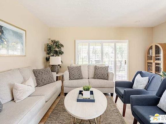 4th image of 626 Vista Lago Cir N