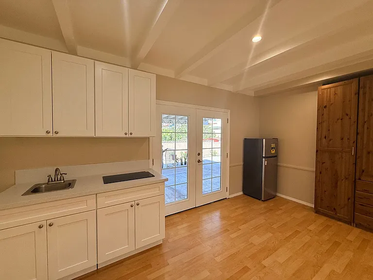 10253 Mapledale St — Photo 7