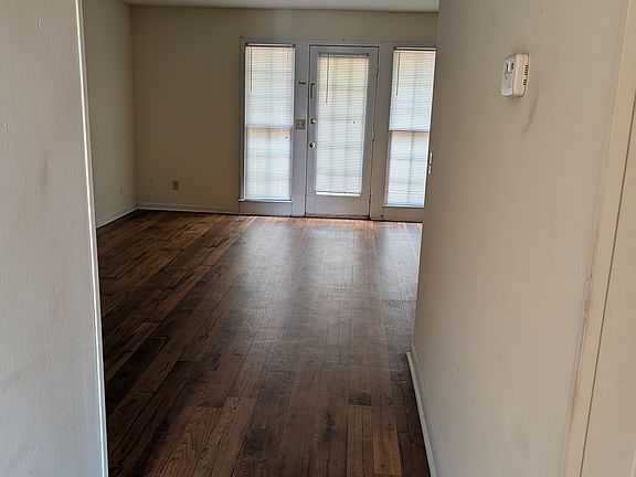 4th image of 4705 20th Ave #6