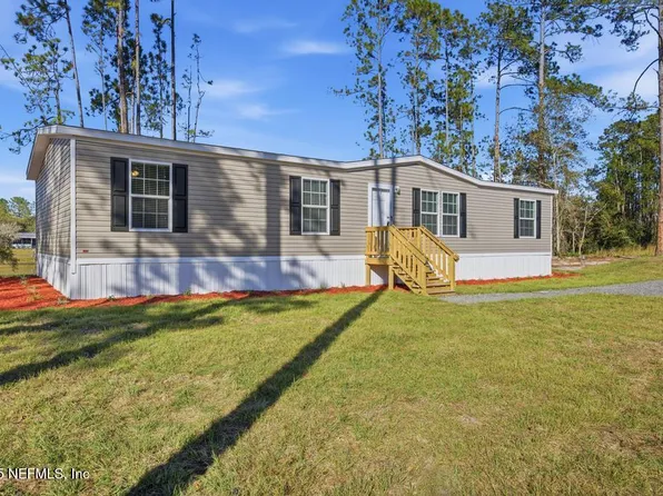 156 WALLACE Street, Interlachen, FL 32148