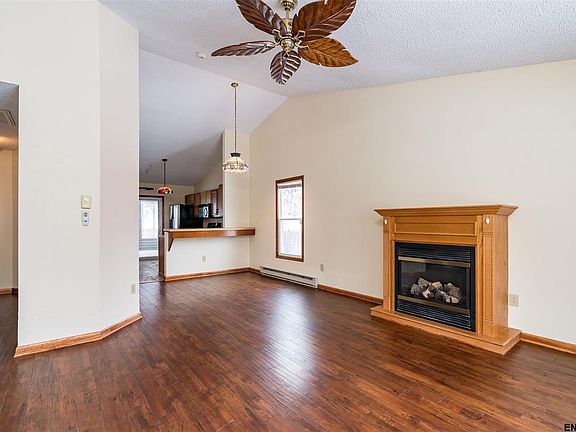 2nd image of 18 Lexington Dr