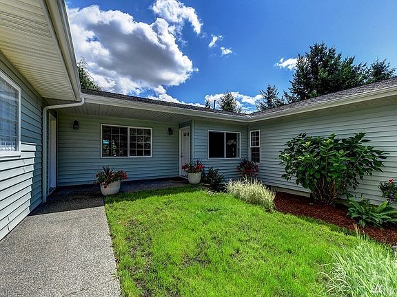 3rd image of 4425 118th Avenue Ct E