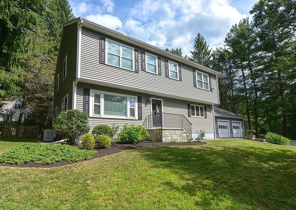 242 South St, Medfield, MA 02052 Zillow