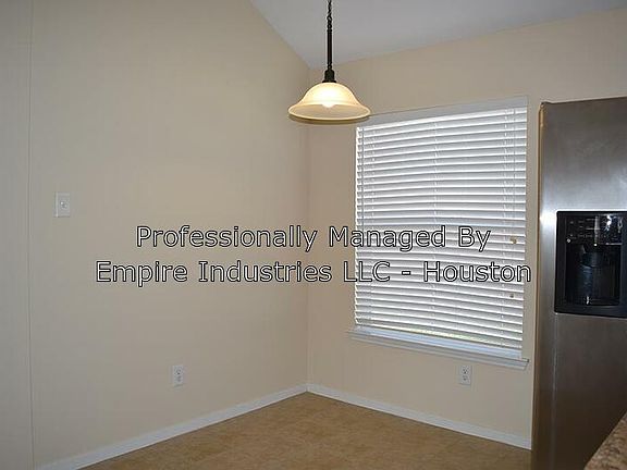 3rd image of 18831 Cluster Oaks Dr
