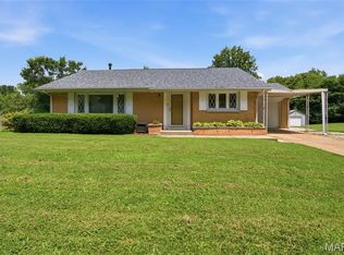 22 Eastwood Dr, Belleville, IL 62223