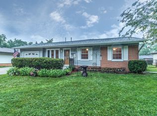 1091 Warwick Ln, Elk Grove Village, IL 60007