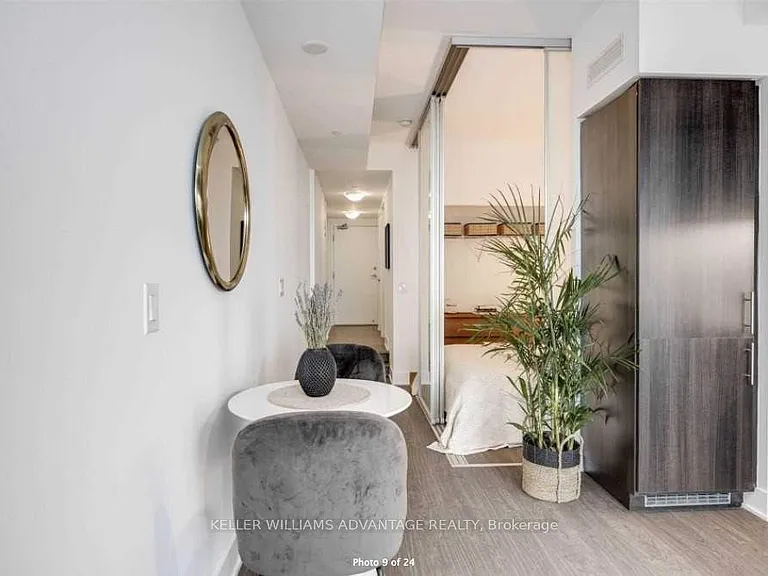 508 Wellington St W #505 — Photo 10