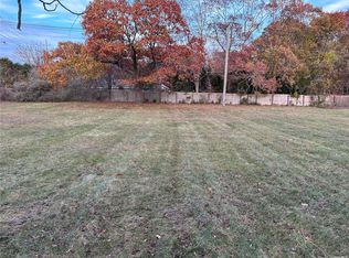 5 Fanning Ave #B, Hampton Bays, NY 11946