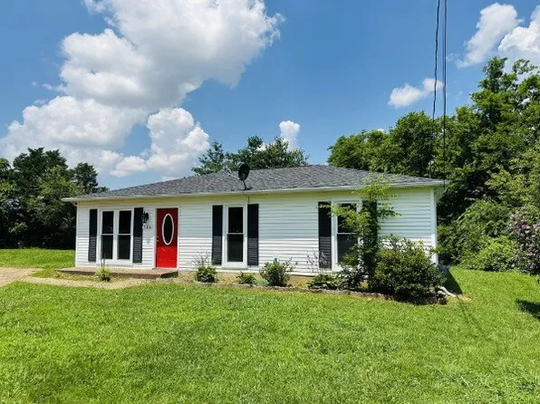 586 Foxfield Rd, Hopkinsville, KY 42240