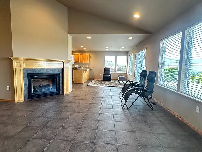 1264 Wheatridge Dr — Photo 6