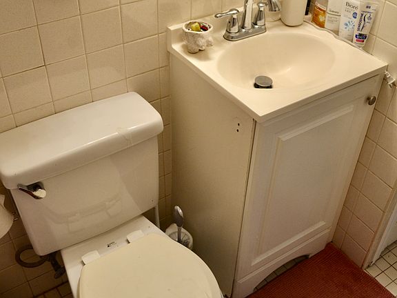 5th image of 93 Sherman Ave APT 11