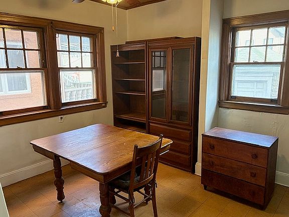 5th image of 1839 Burnett St