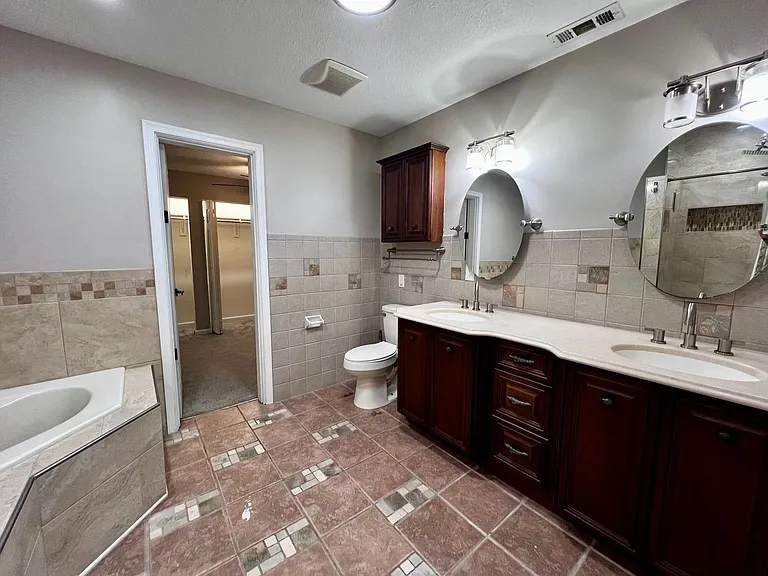 684 Orangewood Dr — Photo 16