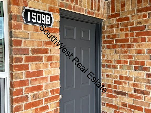 3rd image of 1509 W Llano Estacado Blvd #B