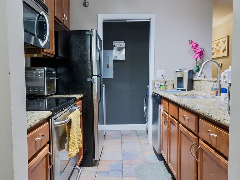 129 Glengarry Dr #110 — Photo 8