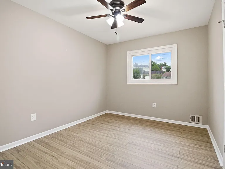 13206 Staggs Ct — Photo 11