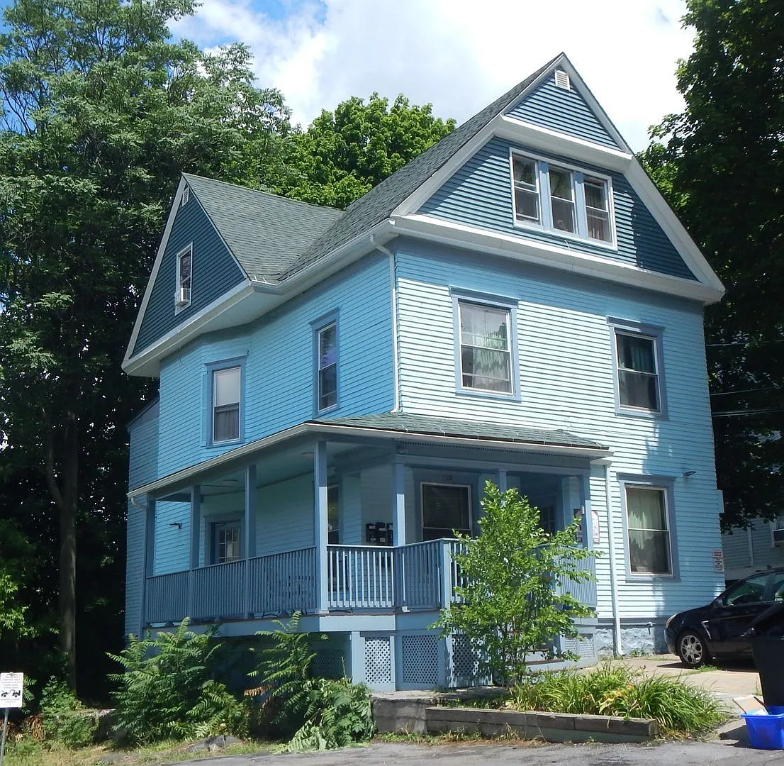 113 Comstock Place RM 1 - Room & Study Available 08/01/2027 — Photo 2