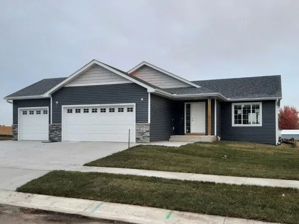 707 22nd St NE, Kasson, MN 55944