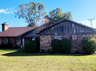 1504 W Lee Dr, Clarksdale, MS 38614
