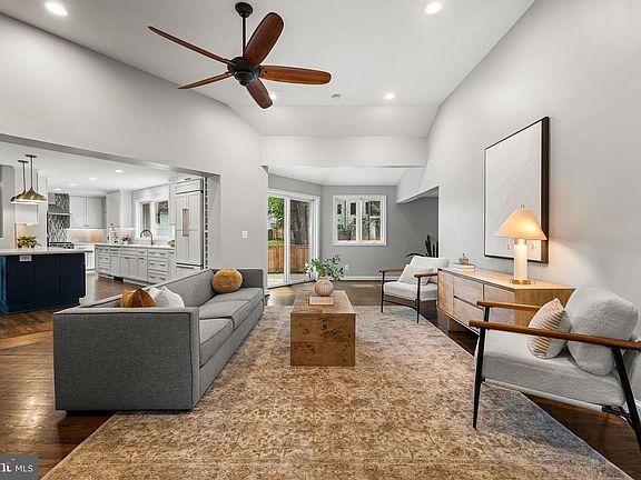 3rd image of 5400 Williamsburg Blvd