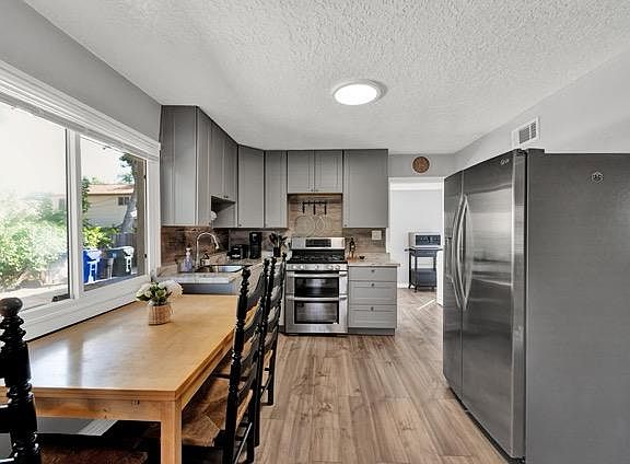 3rd image of 370 E Lambourne Ave