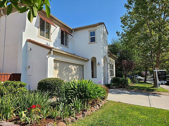 3rd image of 59 Portsmouth Dr