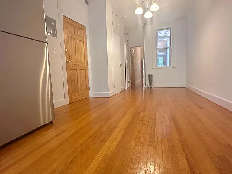 139 Engert Ave #2 — Photo 2