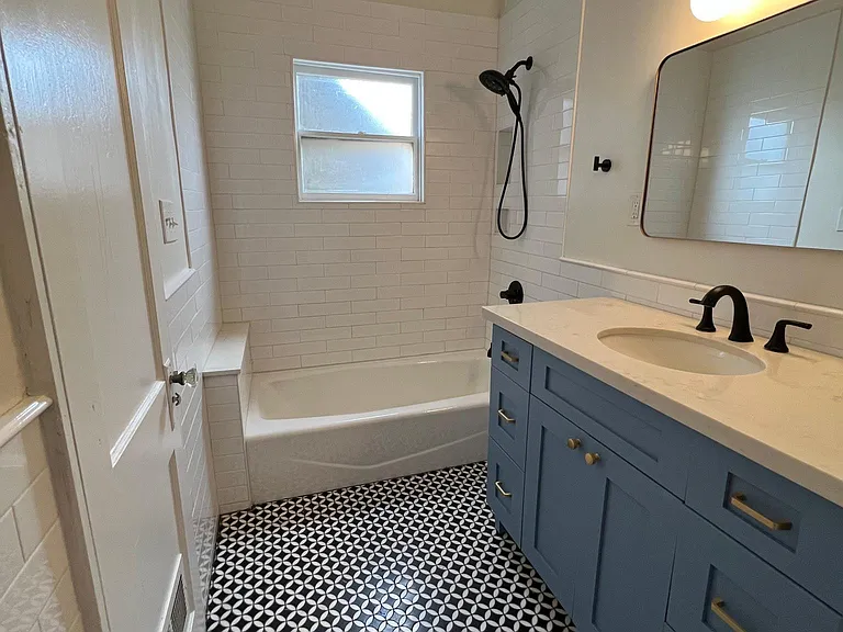 1130 E Palm Ln — Photo 27