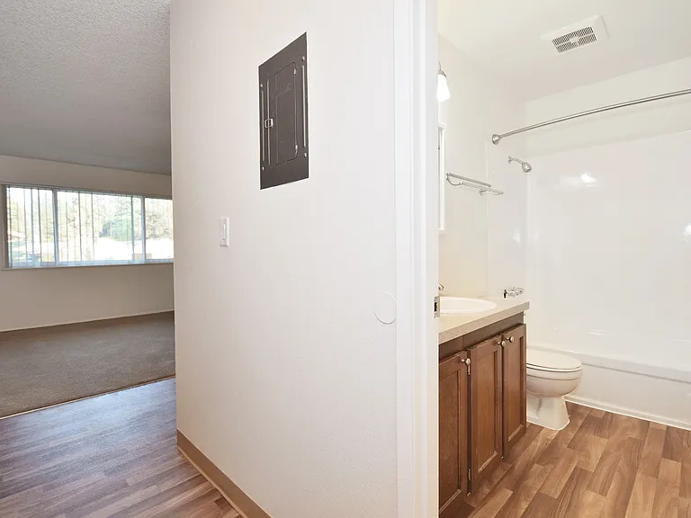 Gardenbrook Apartments — Photo 28
