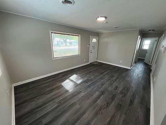 5th image of 114 Paul Ave
