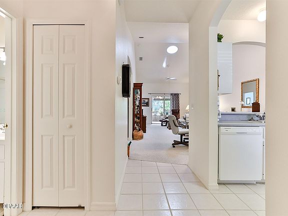 5th image of 2276 Deerwood Dr