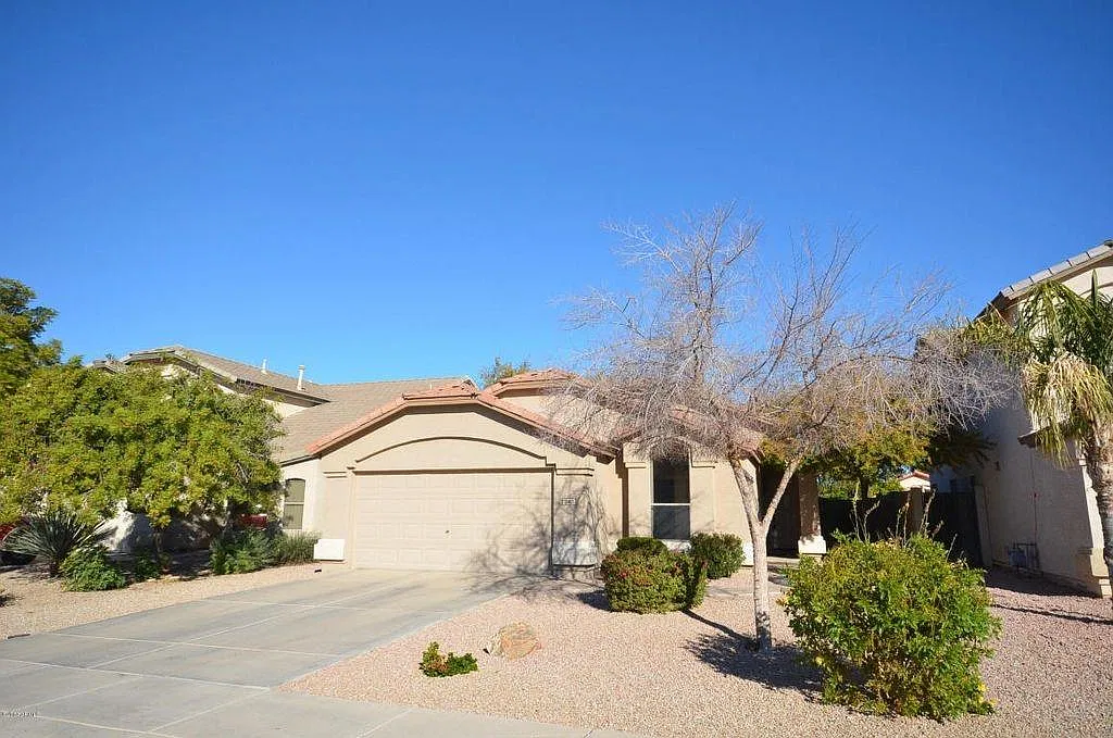3 bed, 1401 sqft, $2,250 — Photo 1